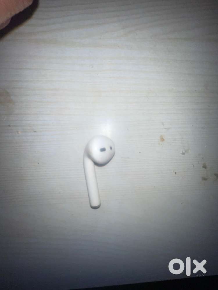 apple airpod 2 left side
