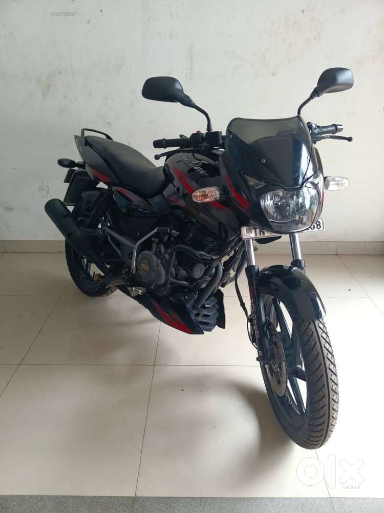 BAJAJ PULSAR 150 MODEL BLACK COLOUR