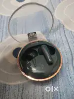 Green hammer earbuds