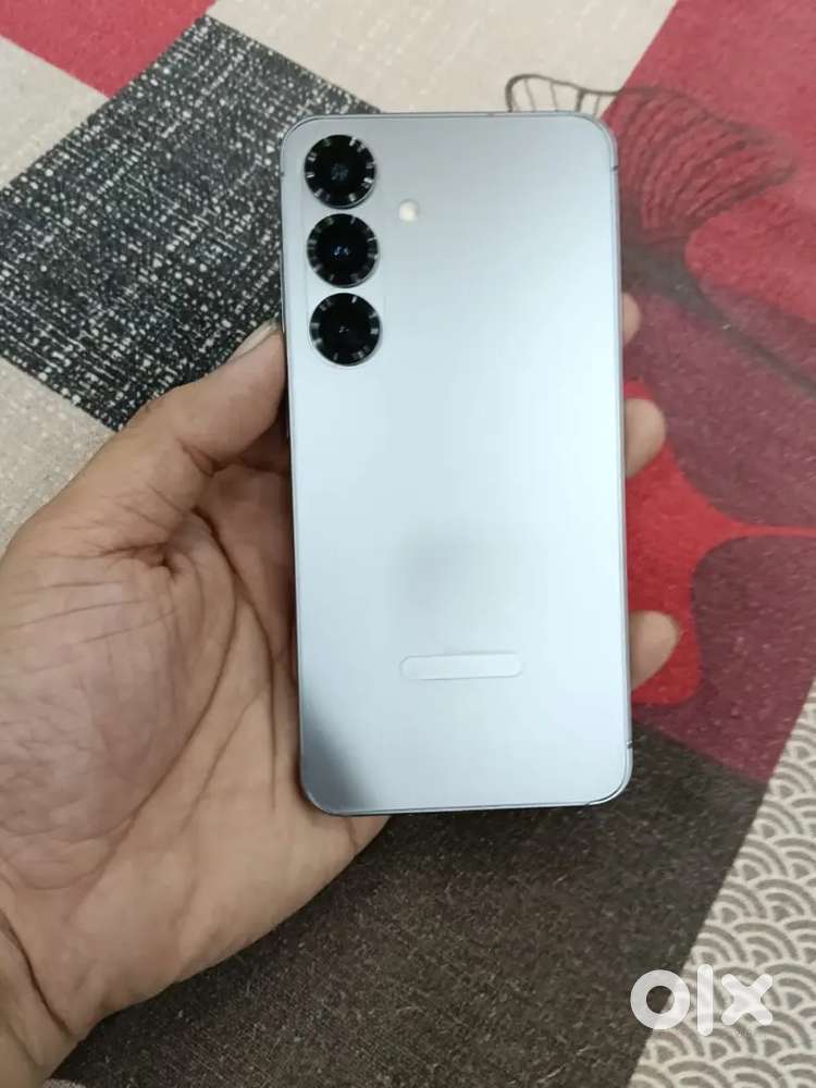 S25 12 GB RAM 256 GB Storage Under Warranty