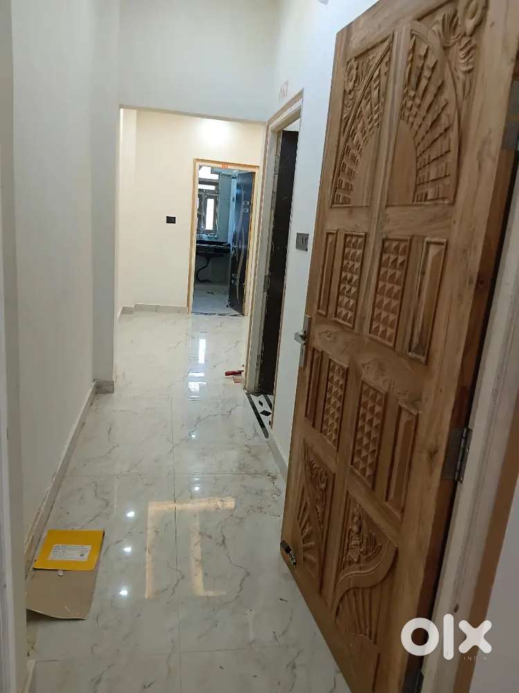 2 BHK ready-to-move- in flat for rent in Maharajgang near suman chowk