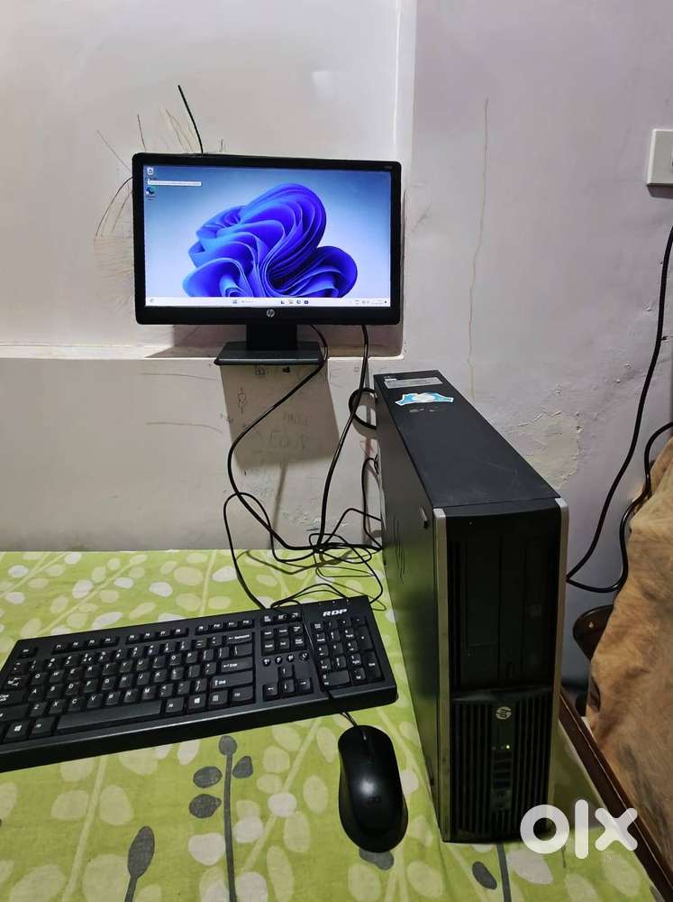 HP desktop with LCD Monitor and Keyboard and Mouse