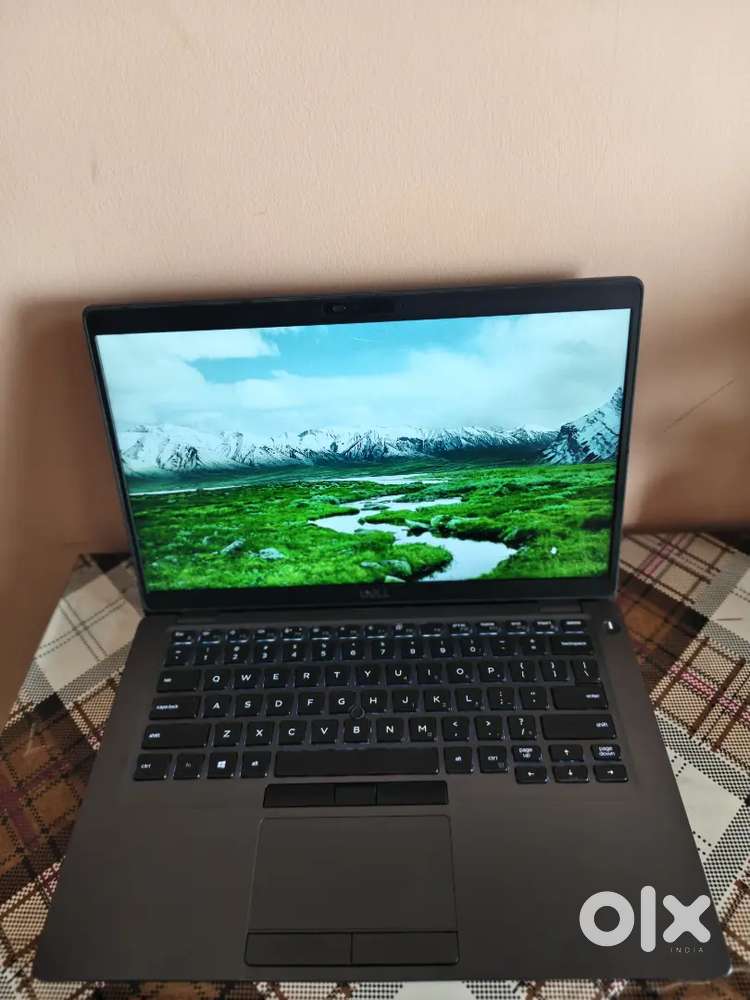 Used 5400 i5-8th 8gbram 256gb SSD original charger