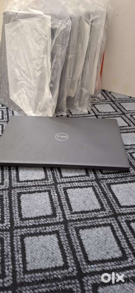 Dell 3510 , 15.6  i5 10th, 16gb, 256gb, 2gb gfx