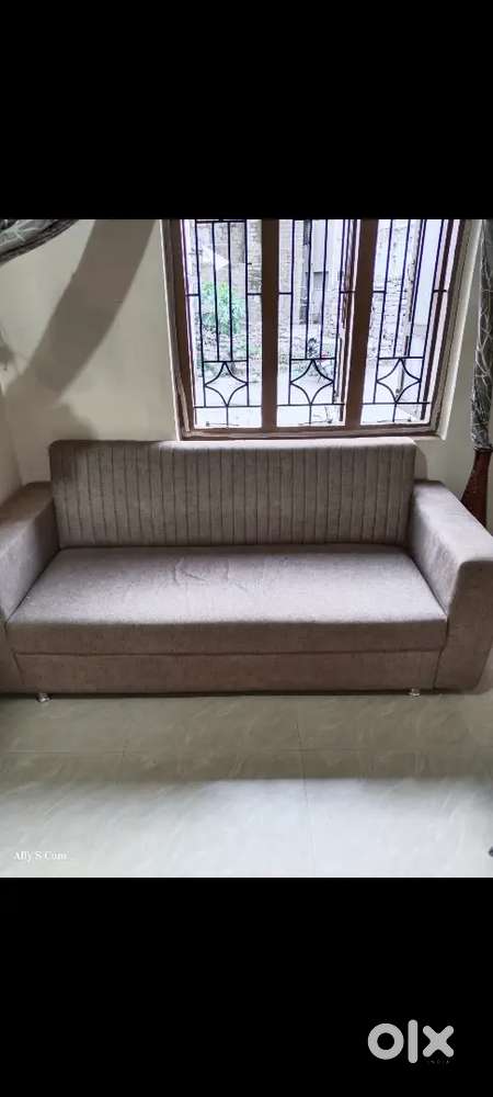 Sofa selling