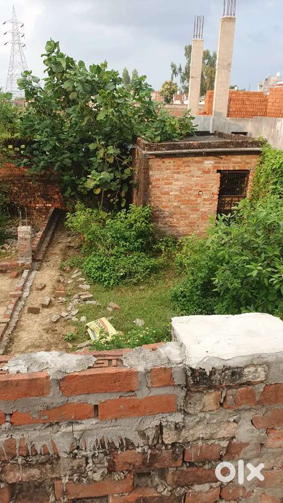 good location plot 18.5 front length 40 road 20 feet