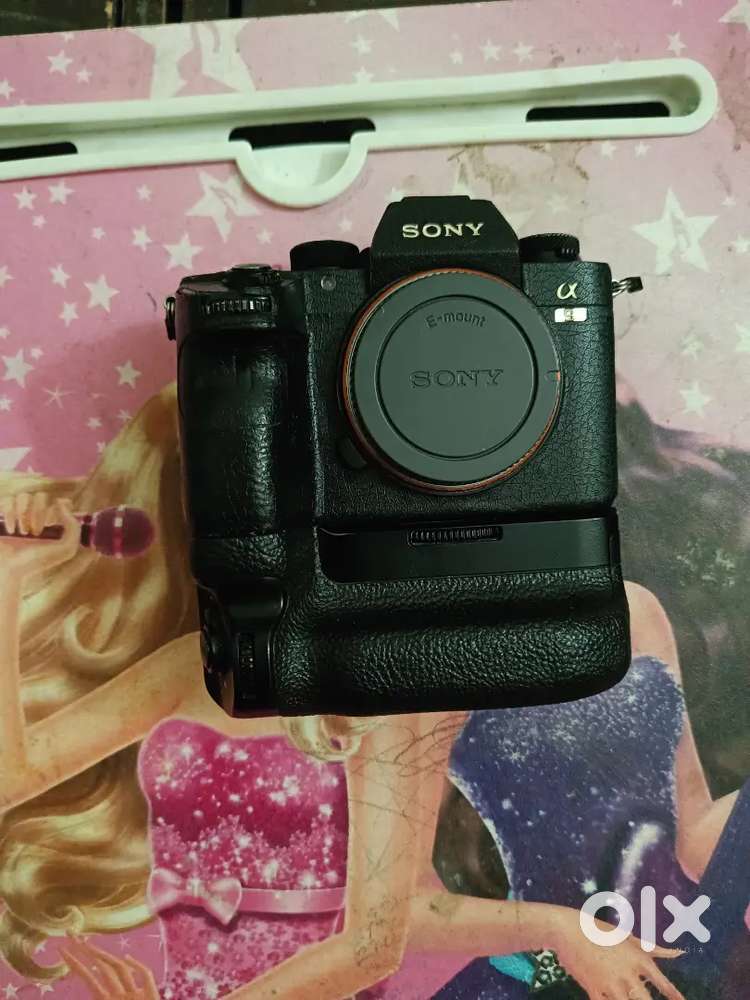 Sony Alpha 9 with battery grip