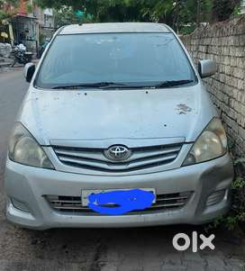 Toyota Innova 2010
