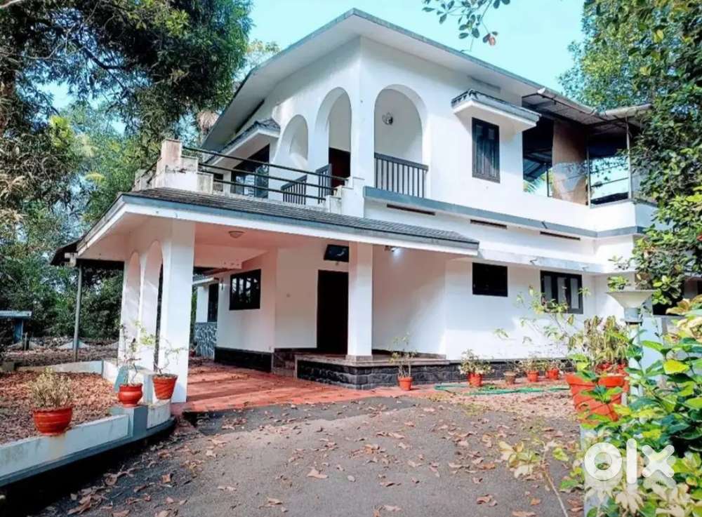 സ്മിത ഹോസ്പിറ്റൽ അടുത്ത് 4bhk വീട് വാടകക്ക്