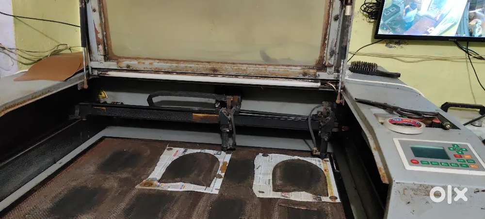 CO2 laser machine sale karni hai