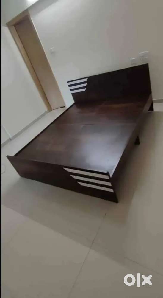 BRAND NEW NON STORAGE BED 5*6