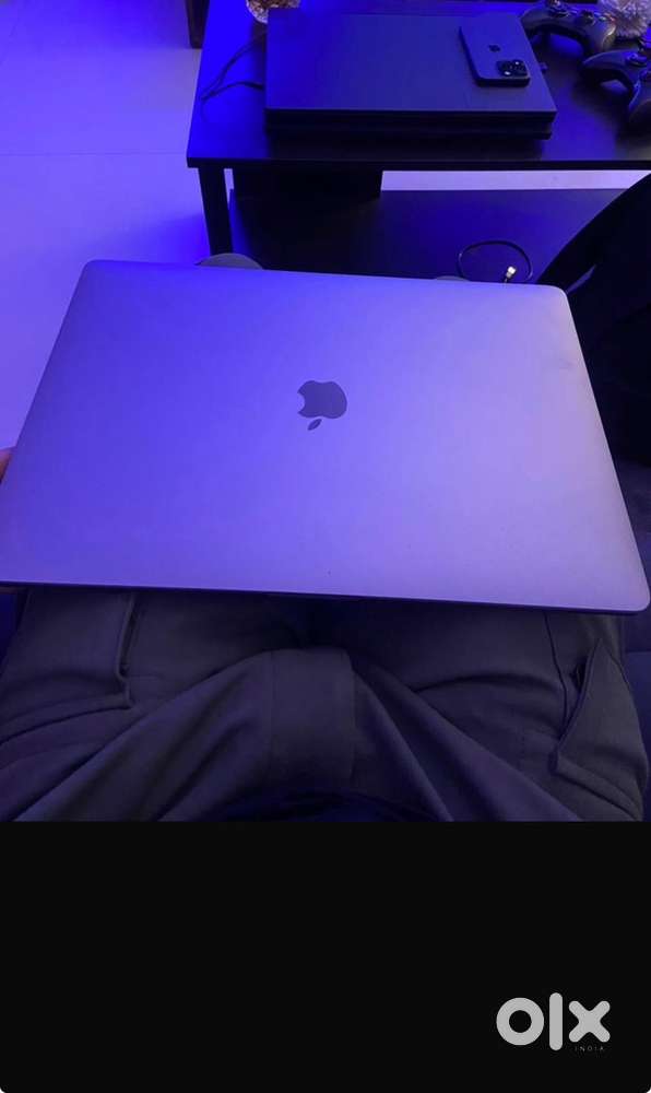 Macbook Pro, i7, New condition, HD screen, Laptop