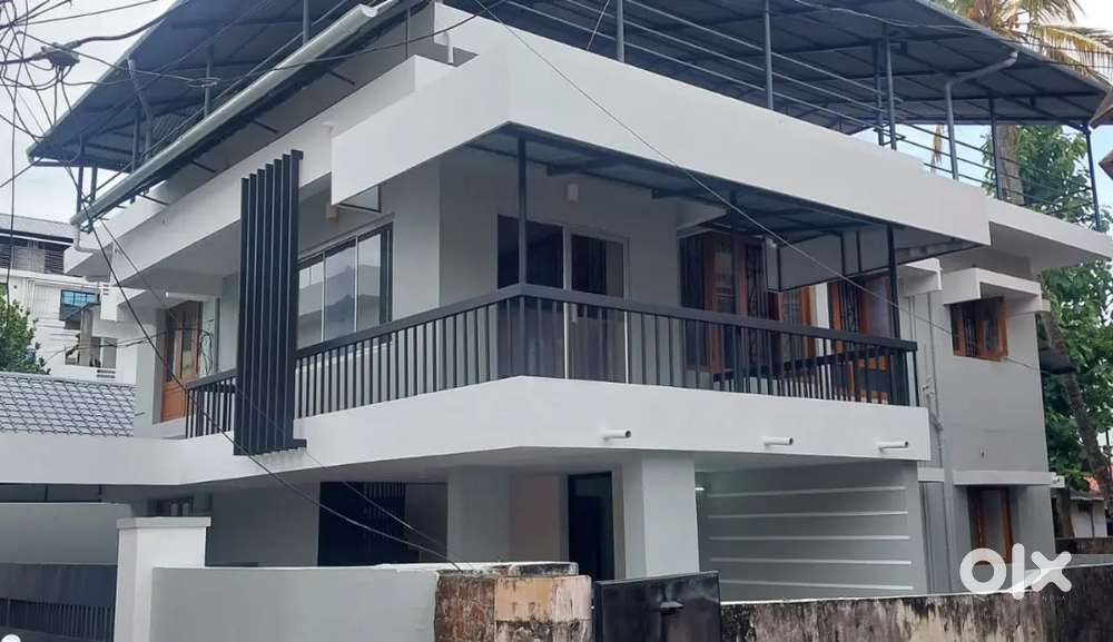 2 BHK Semi Furnished house for rent at SRM road kaloor near metro