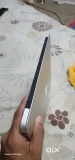 MacBook (laptop )