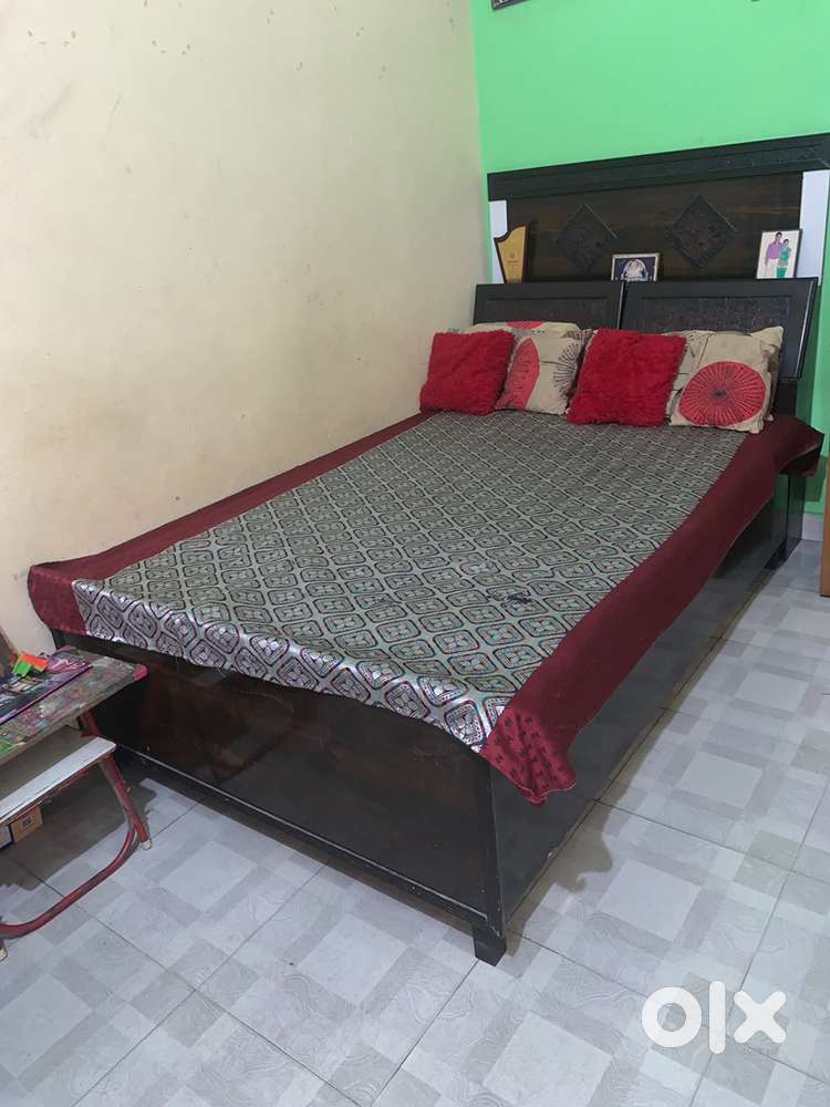 6*4 single bed without mattress