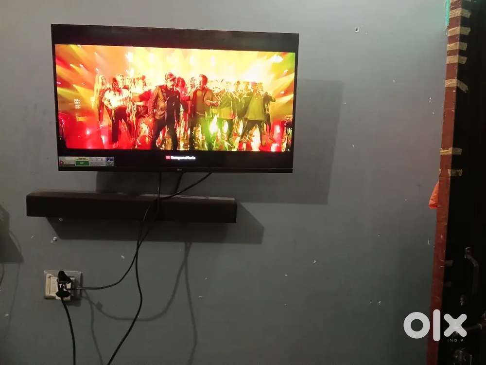 Lg 32 Smart TV rs 7500