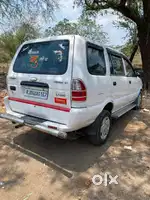 Chevrolet Tavera Neo 2012