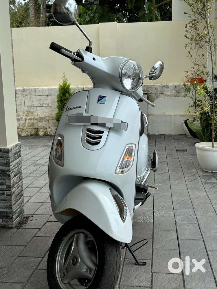 Vespa ZX 125z for sale.