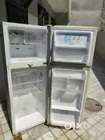 Samsung fridge 260 lt