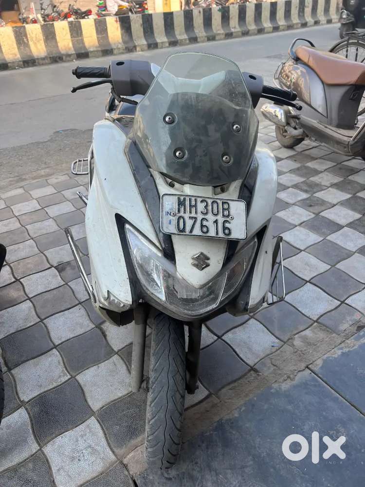 Burgman street 125 model 2022 condition 70% all paper clear rc availa