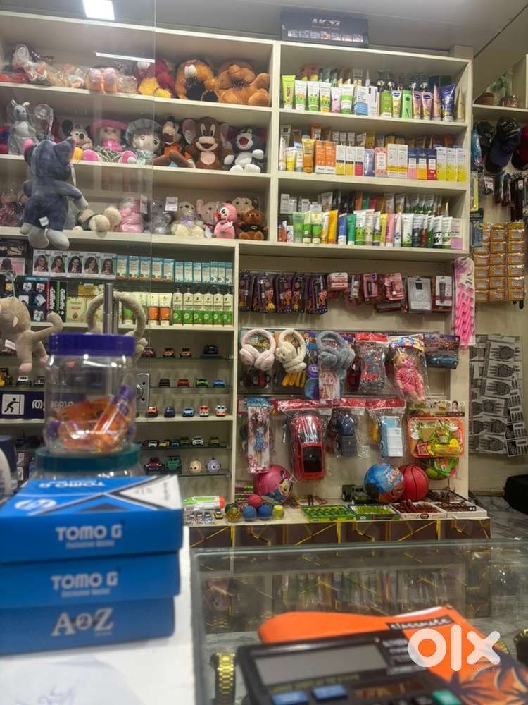 Fancy Shop sales man