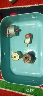 Chhoti 4 DC motor or battery bechna hai.
