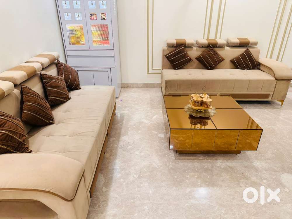 6 seater sofa with centre table and cushionsGood condition