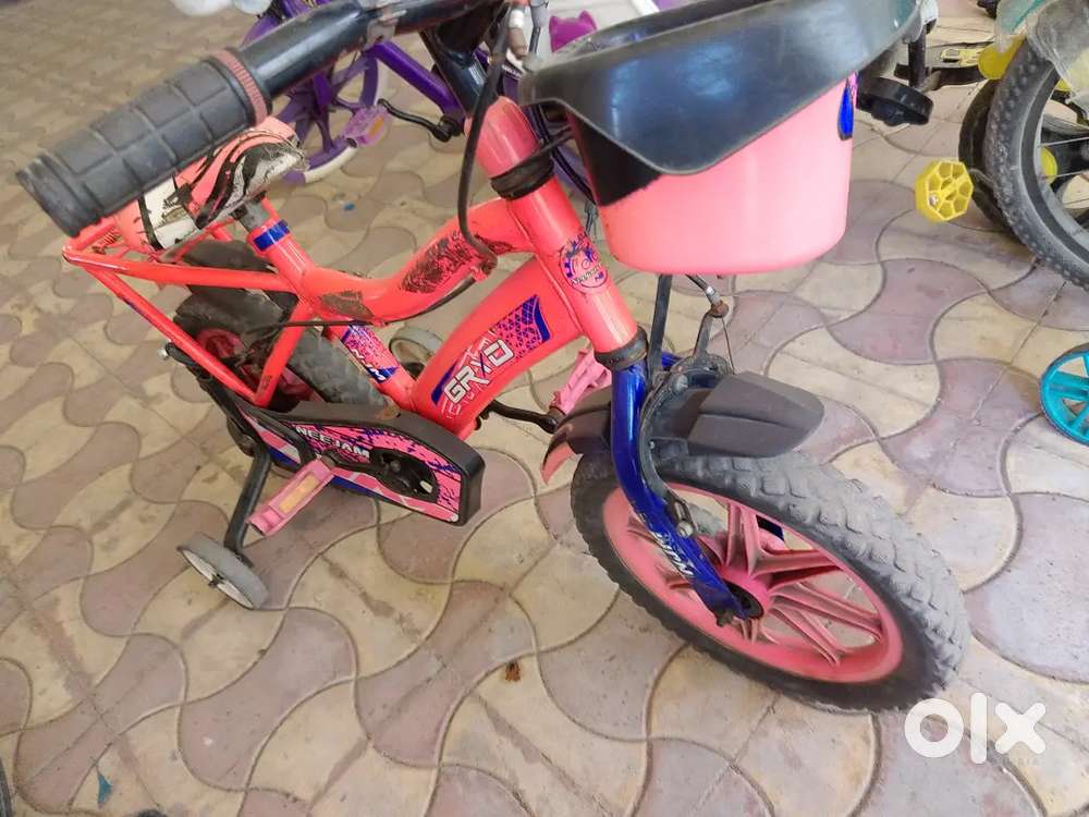 Selling kid's cycle