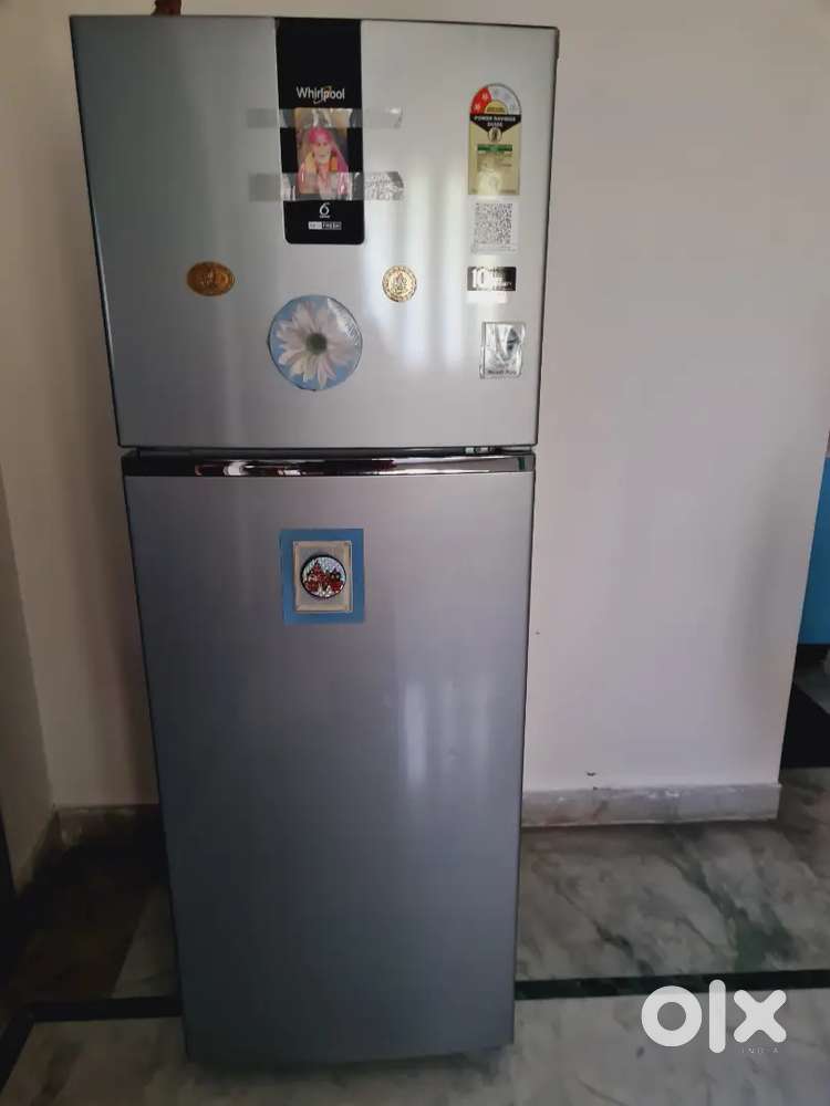 Whirlpool refrigerator 235 lts