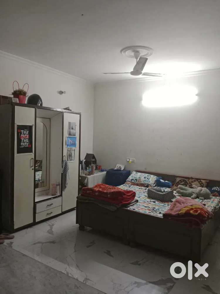 One room available for girl