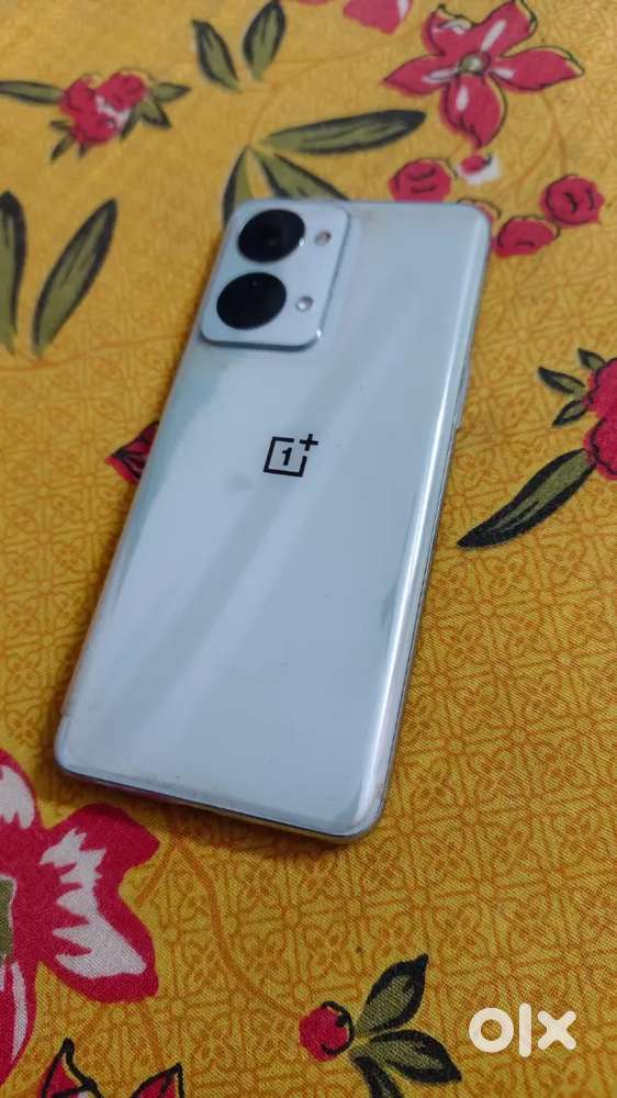 Almost new one plus Nord 2T sell