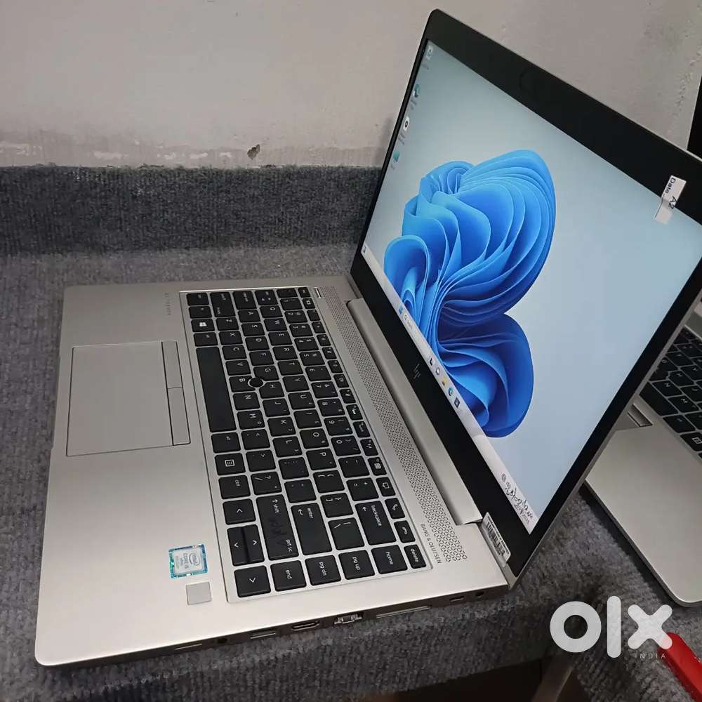 HP Elite Book 840 G6
Intel Core i7 8th Gen
16 GB Ram 
256 GB SSD Nvme
