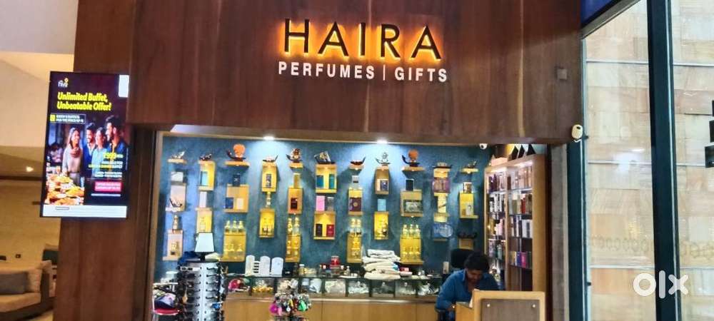 Part time sales girl(speaking English)