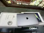 macbook pro 13inch m1 chip. 8gb 256gb like new condition with box acc
