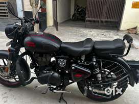 Royal Enfield stealth black classic 350