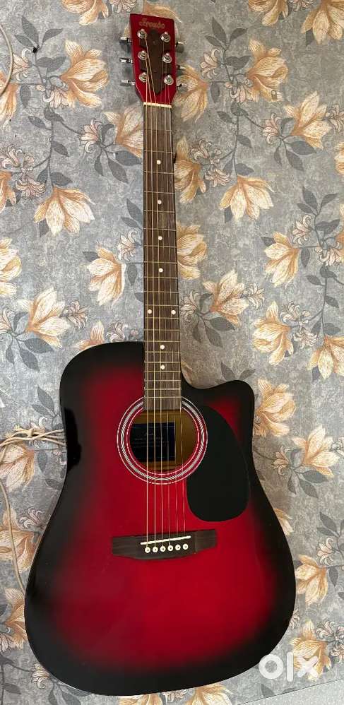 Acoustic Guitar for sale in good condition