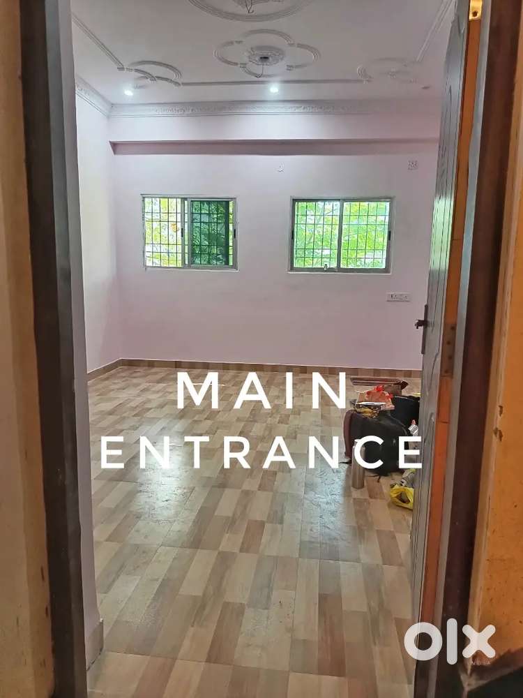 Read description for this 3BHK flat(independent Fully)in GOLA ROAD