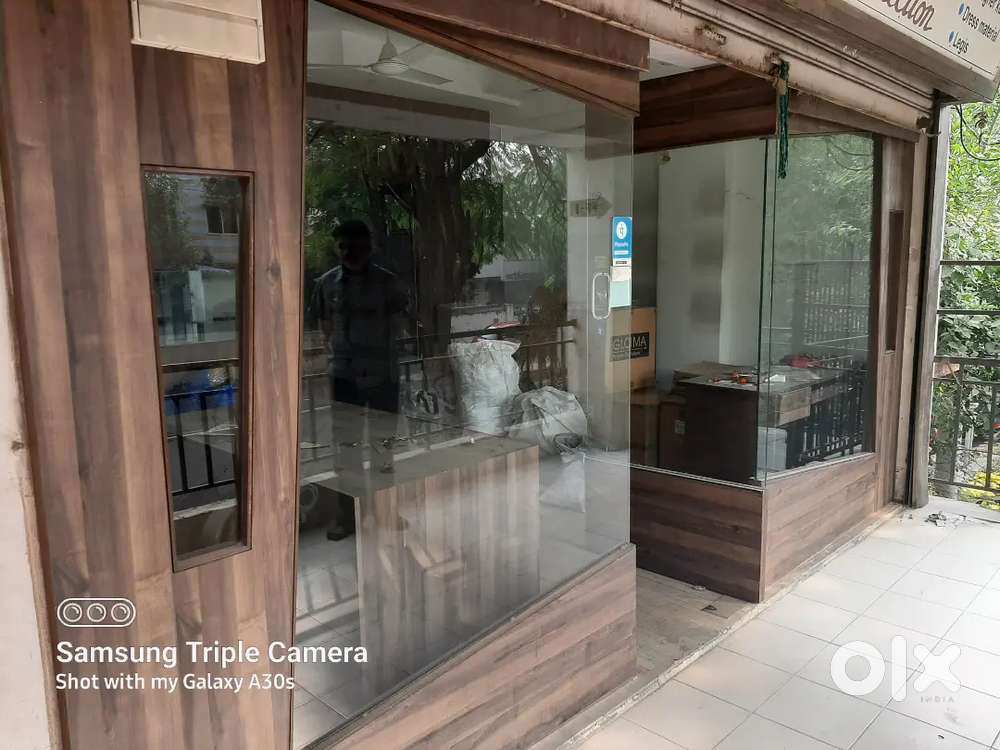750 SQ.F OFFICE SHOP FOR RENT