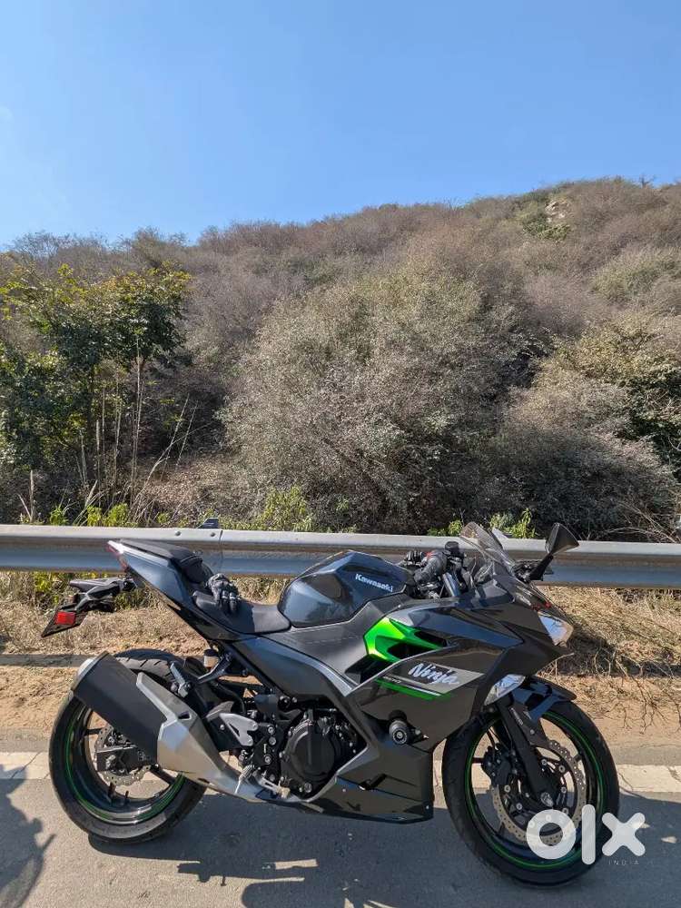 Kawasaki Ninja 400 - 4100 kms, GRAB it!
