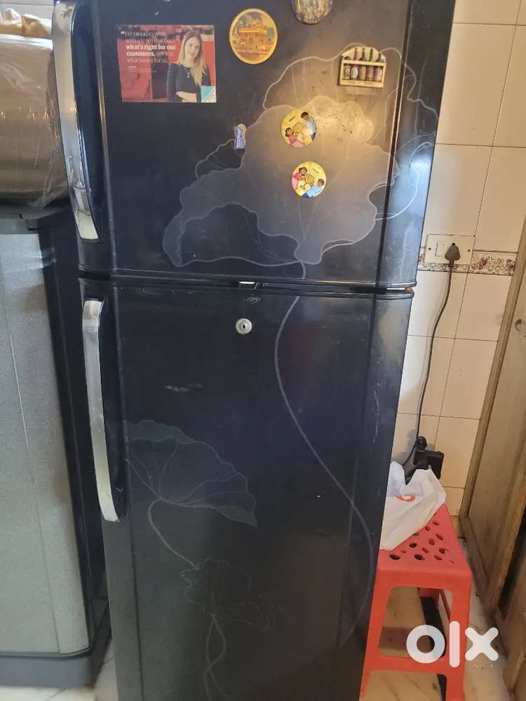 Samsung make double door running fridge in mint condition.