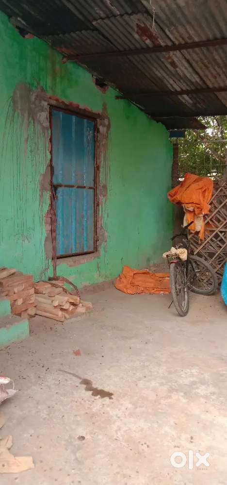 Furniture carpenter shop ke liye badhiya jagah hai