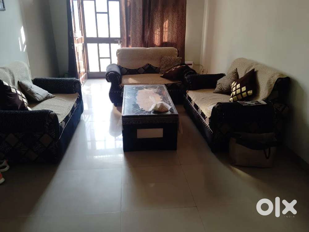 Sofa 2 seater total 6 seats