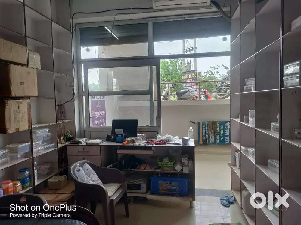 Shop (commercial) for rent