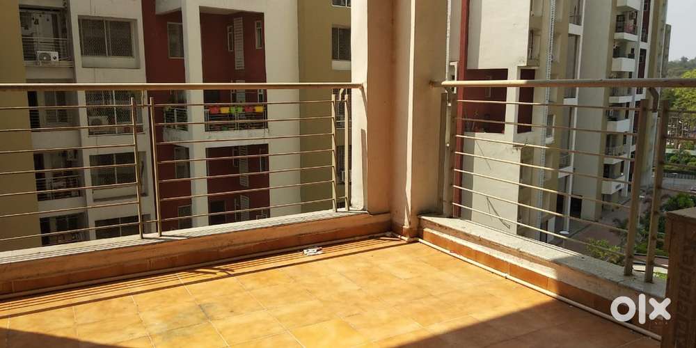 2.5 BHK semi furnished flat available for rent kiandev tower