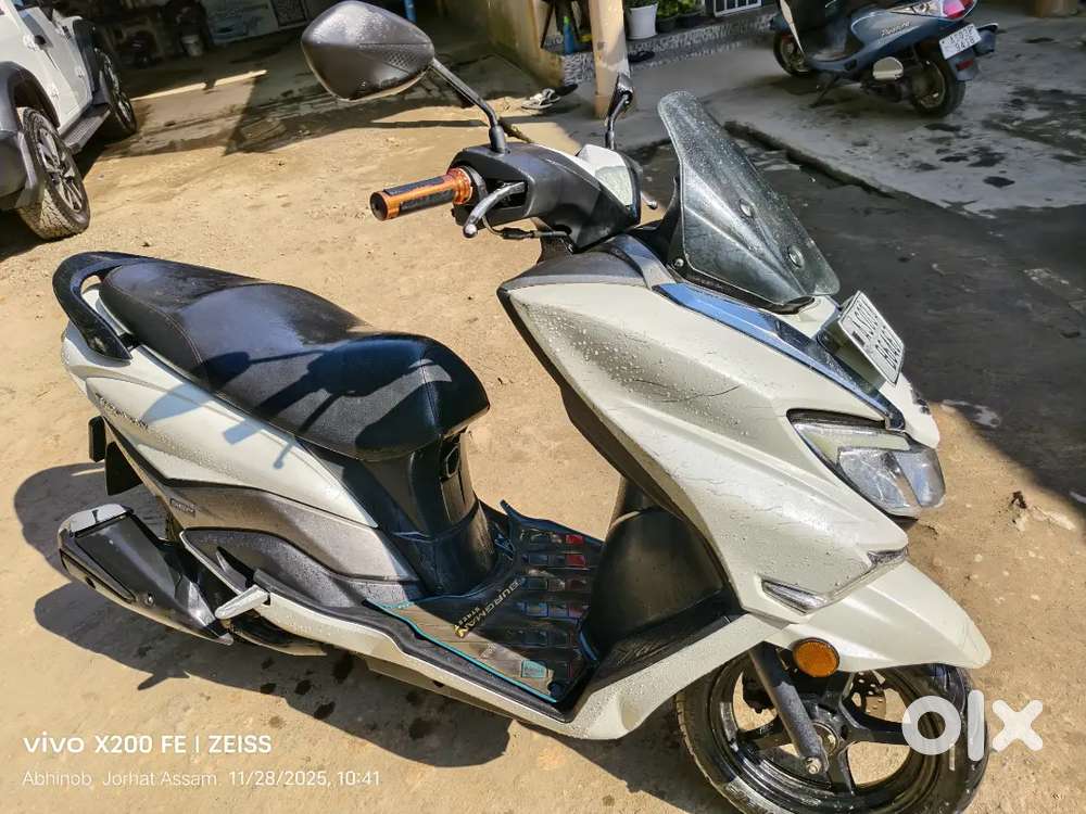 Suzuki burgman 125. New condition