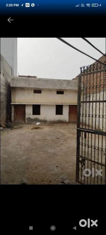 200 gaj ka plot sale karna hai loni near by railway station