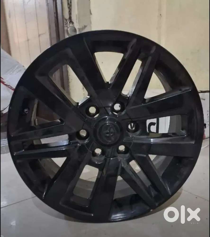 Fortuner alloywheels