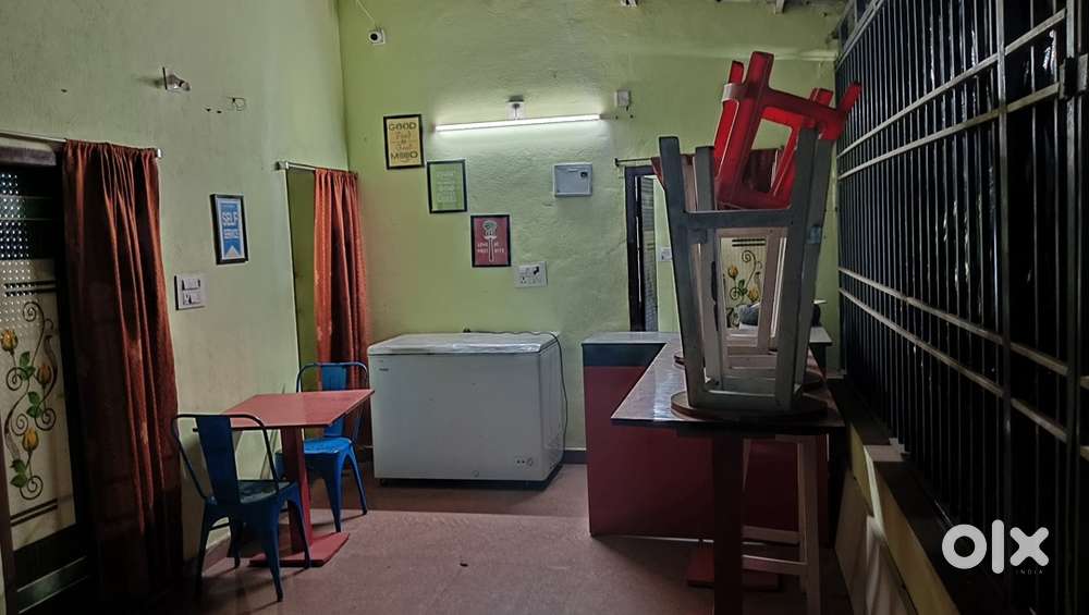 Cafe rent with furniture