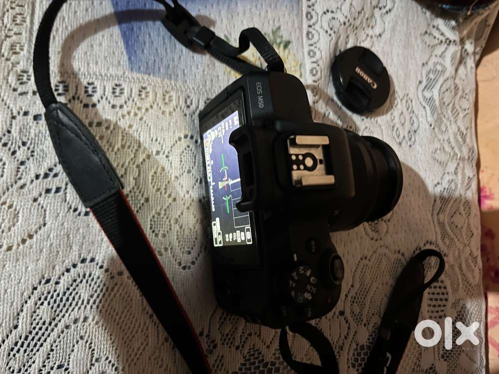 Canon m50 4K video and 8gb sd card with kit lens