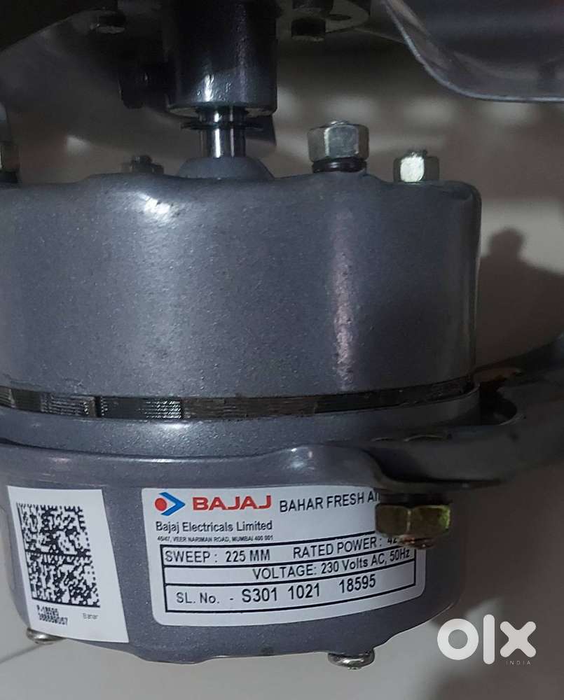 Exhaust Fans (un-used) metalic- bajaj 1 cost Rs.1000.